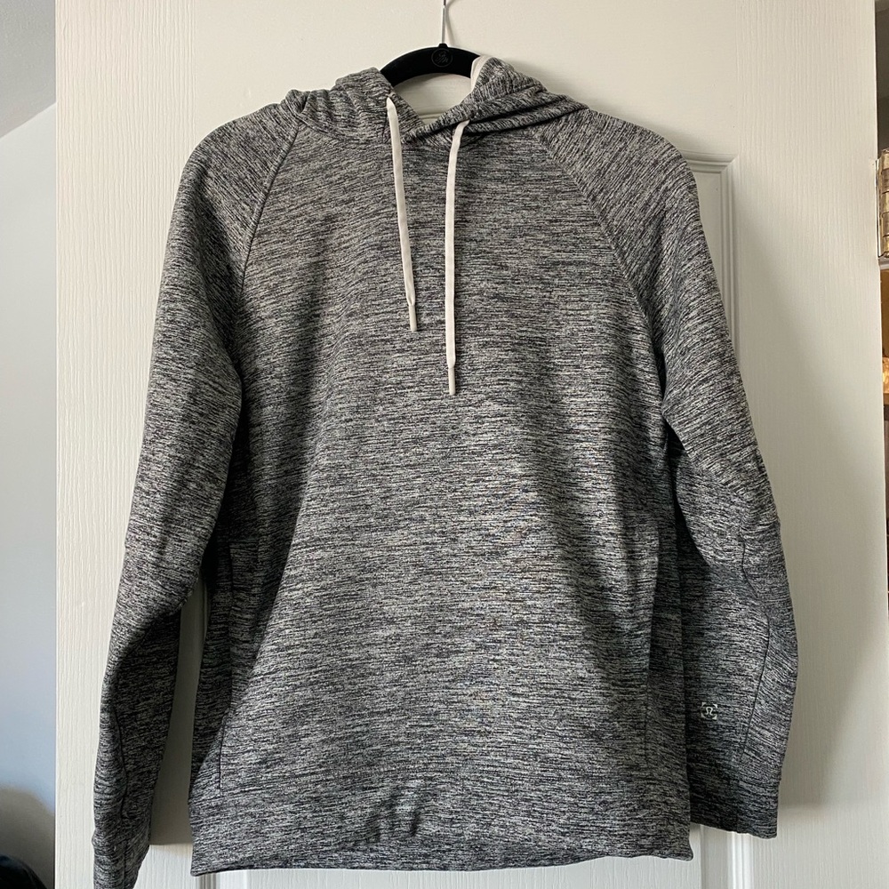 lululemon’s men’s gray hooded sweatshirt size small